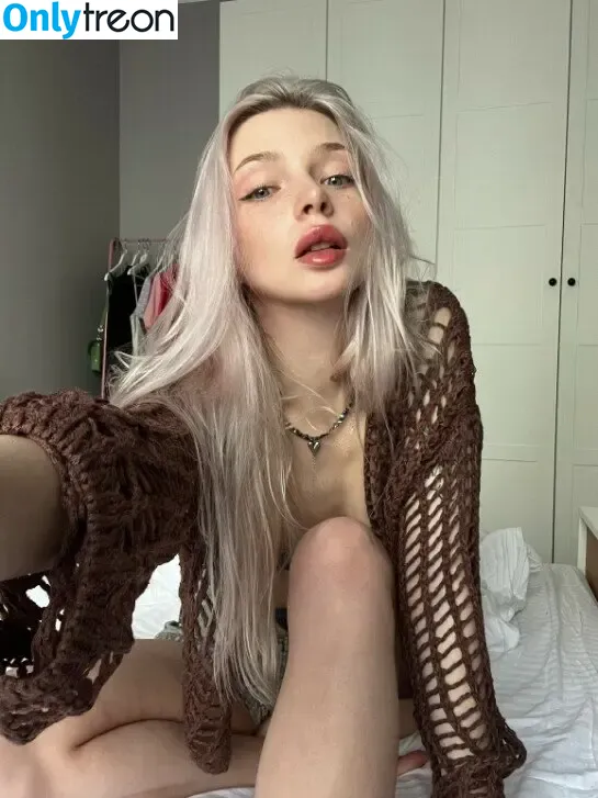 alisatvoya nude photo #0021 (alireons / realalisa / Алиса Твоя)