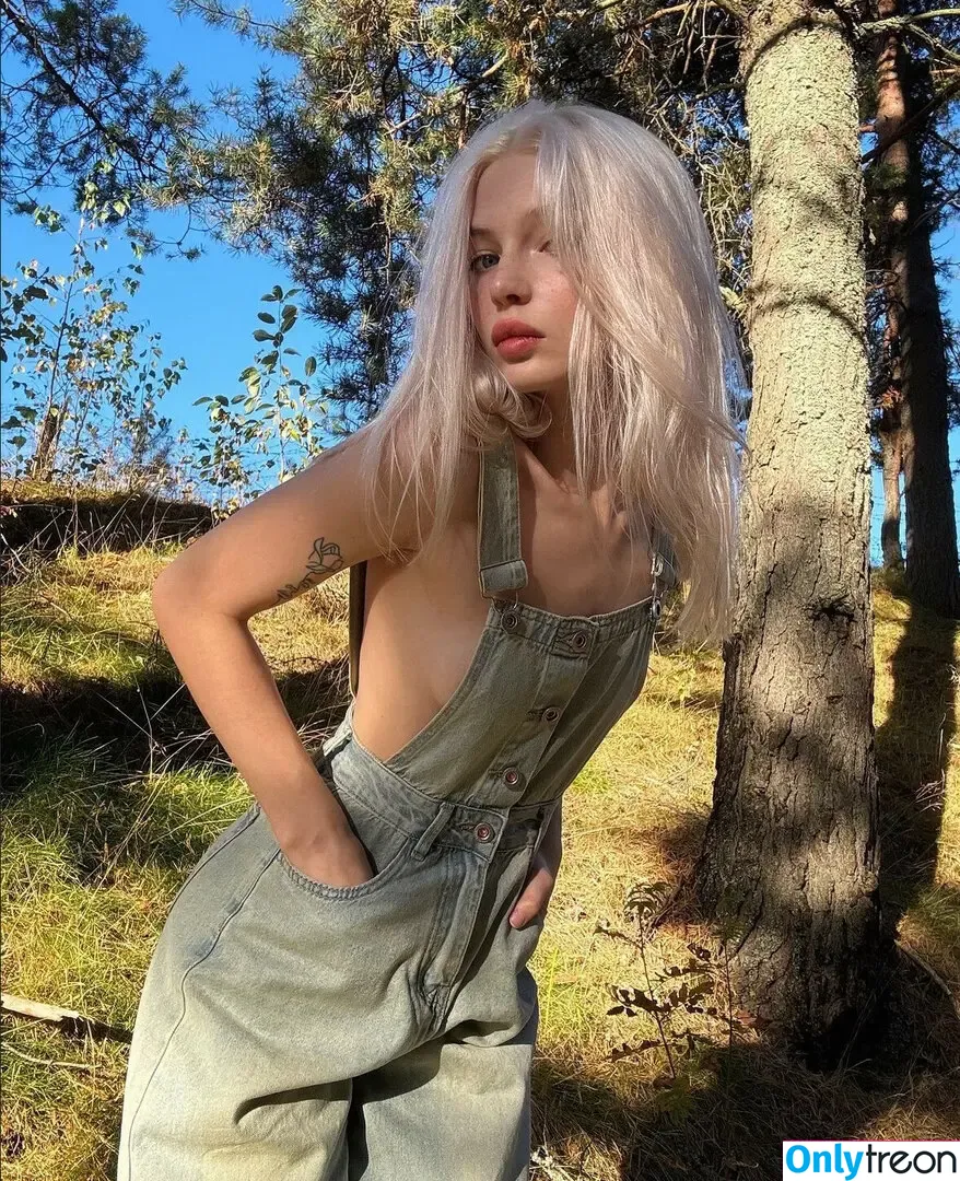 alisatvoya nude photo #0150 (alireons / realalisa / Алиса Твоя)