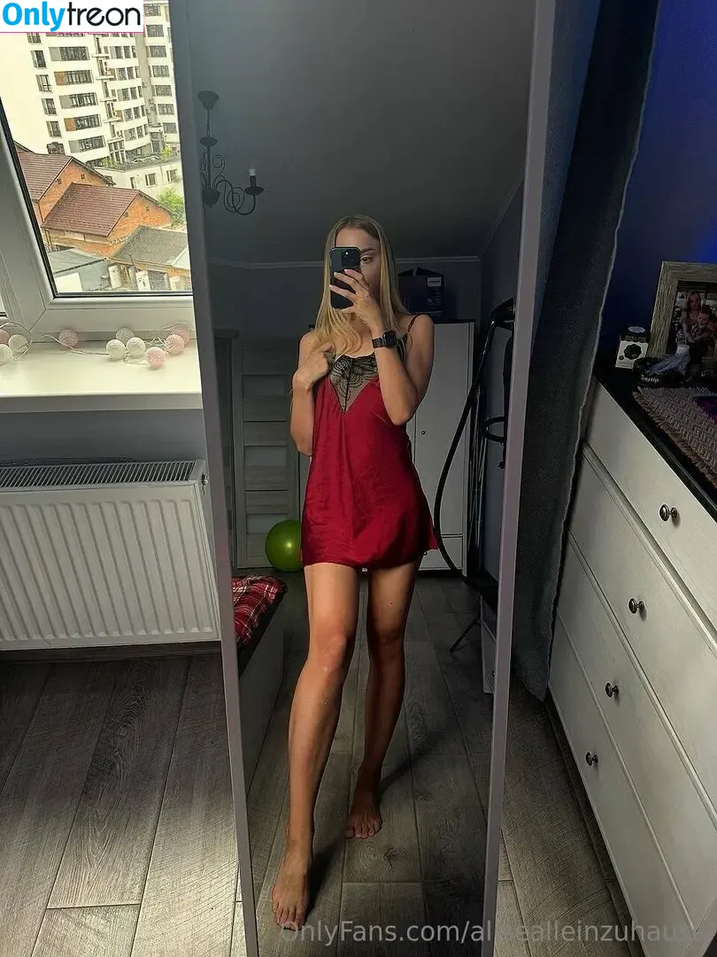 alisehomealone nude photo #0003 (alisonhomealone_)
