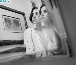 Alison Brie / alisonbrie nude photo #0018