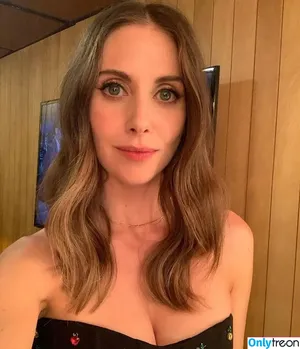 Alison Brie / alisonbrie nude photo #0030
