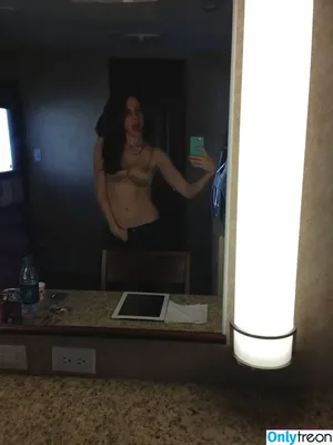 Alison Brie / alisonbrie nude photo #0050