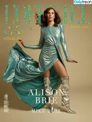 Alison Brie / alisonbrie nude photo #0103