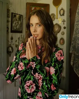 Alison Brie / alisonbrie nude photo #0148
