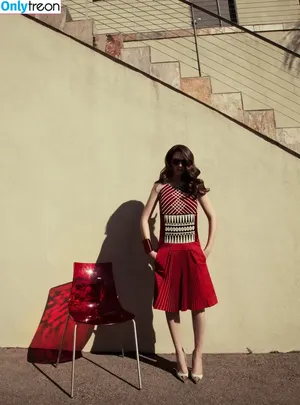 Alison Brie / alisonbrie nude photo #0236