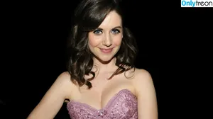 Alison Brie / alisonbrie nude photo #0251