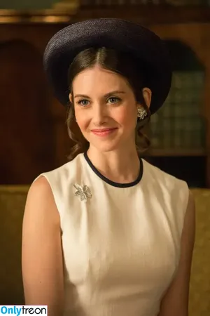 Alison Brie / alisonbrie nude photo #0276