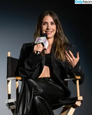 Alison Brie / alisonbrie nude photo #0306