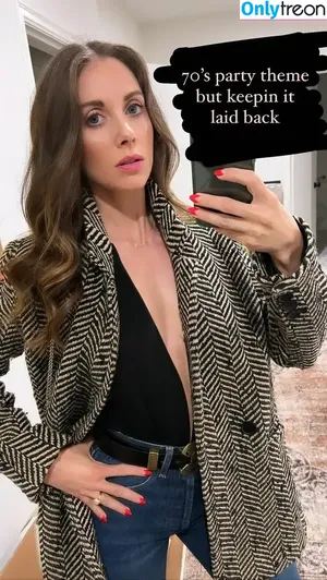 Alison Brie / alisonbrie nude photo #0398