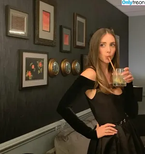 Alison Brie / alisonbrie nude photo #0401