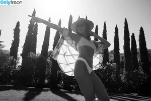 Alison Brie / alisonbrie nude photo #0407
