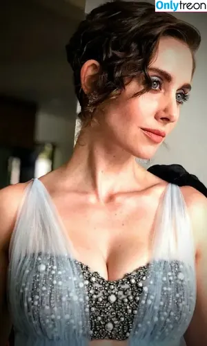 Alison Brie / alisonbrie nude photo #0437