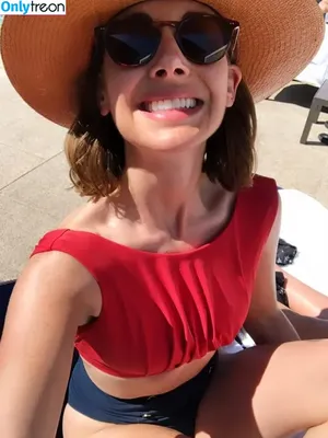 Alison Brie / alisonbrie nude photo #0447