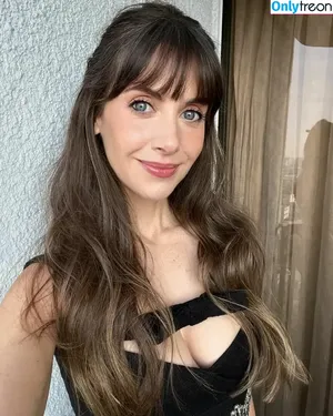 Alison Brie / alisonbrie nude photo #0636