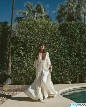 Alison Brie / alisonbrie nude photo #0677