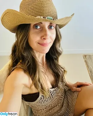 Alison Brie / alisonbrie nude photo #0698
