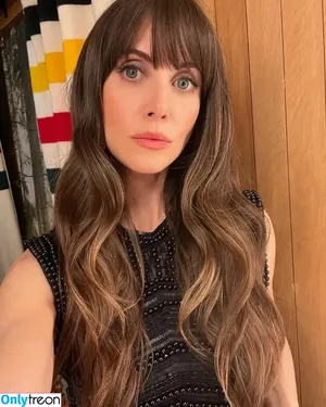 Alison Brie / alisonbrie nude photo #0727