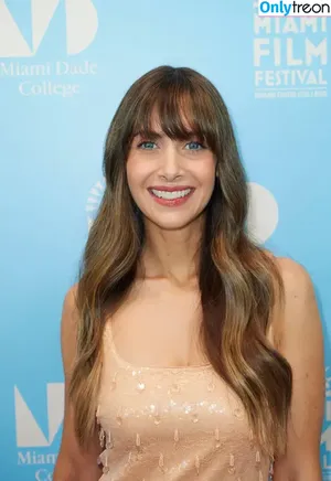 Alison Brie / alisonbrie nude photo #0784