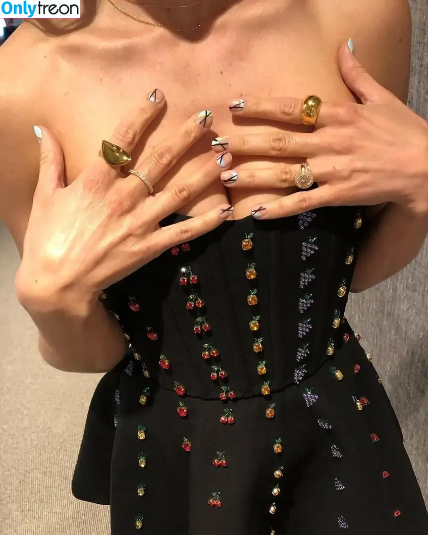 Alison Brie nude photo #0031 (alisonbrie)