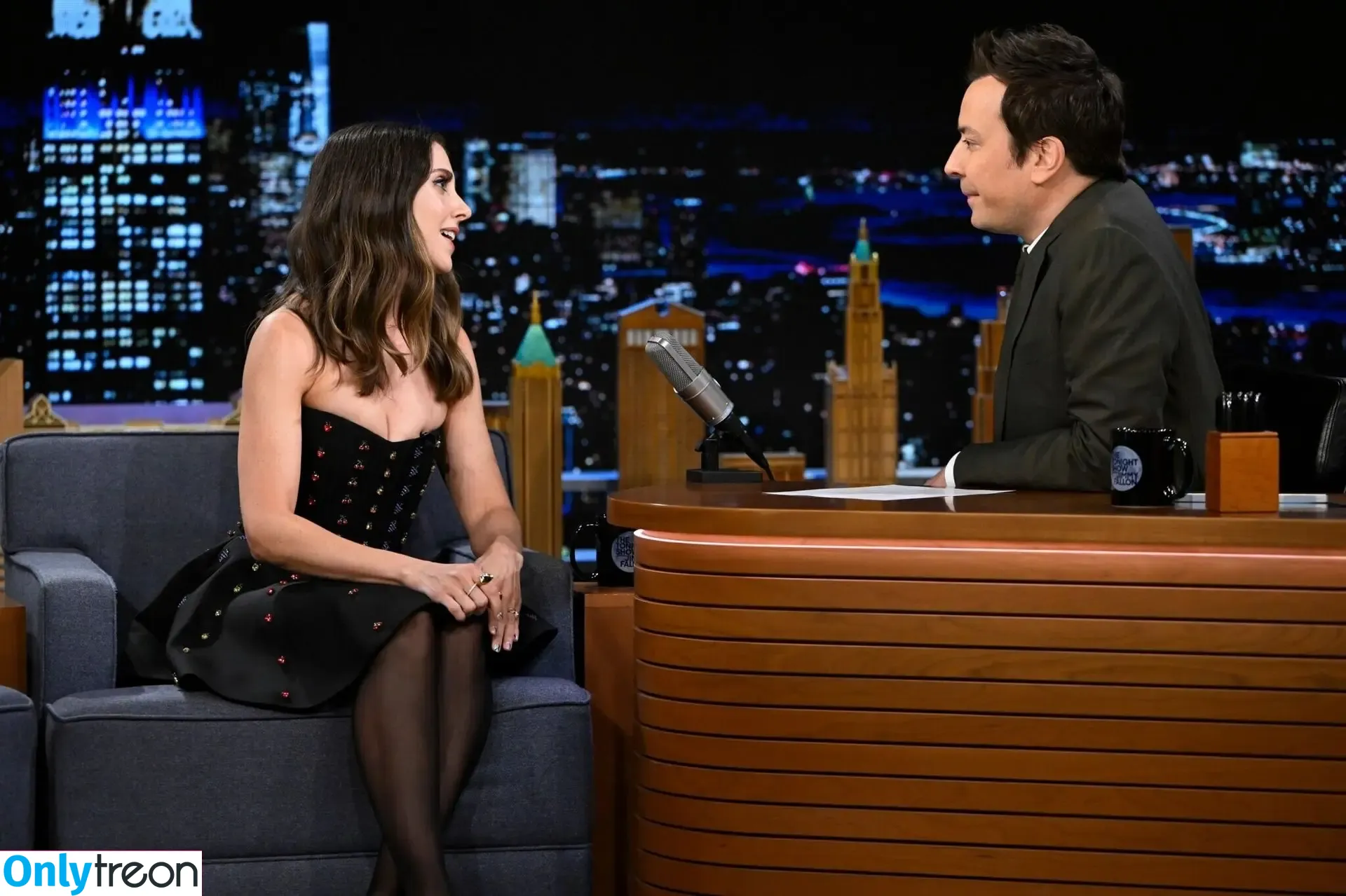 Alison Brie nude photo #0039 (alisonbrie)