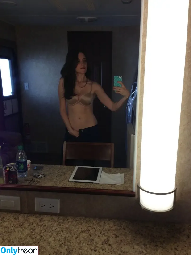 Alison Brie nude photo #0051 (alisonbrie)