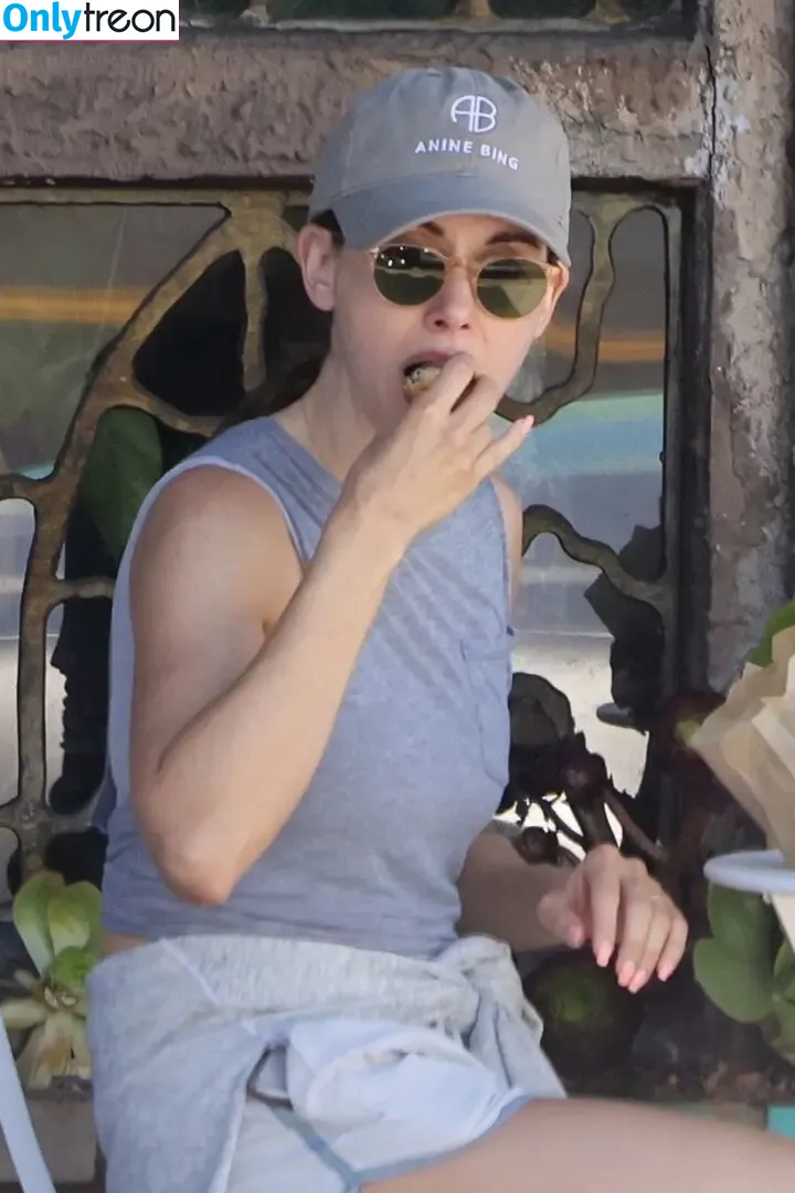 Alison Brie nude photo #0084 (alisonbrie)