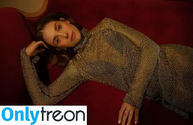 Alison Brie nude photo #0154 (alisonbrie)