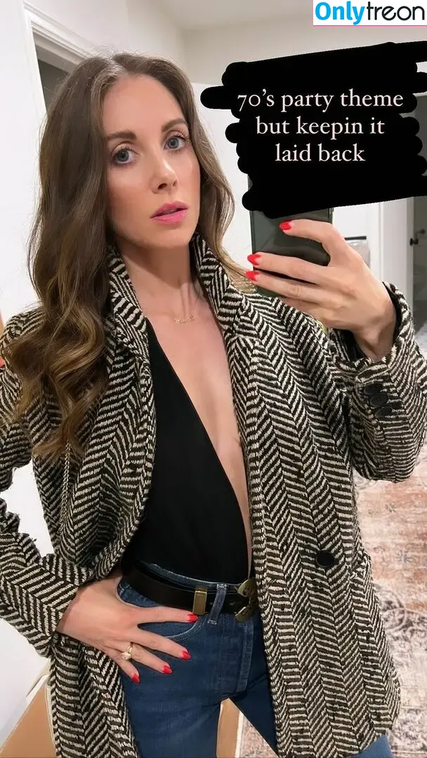 Alison Brie nude photo #0398 (alisonbrie)