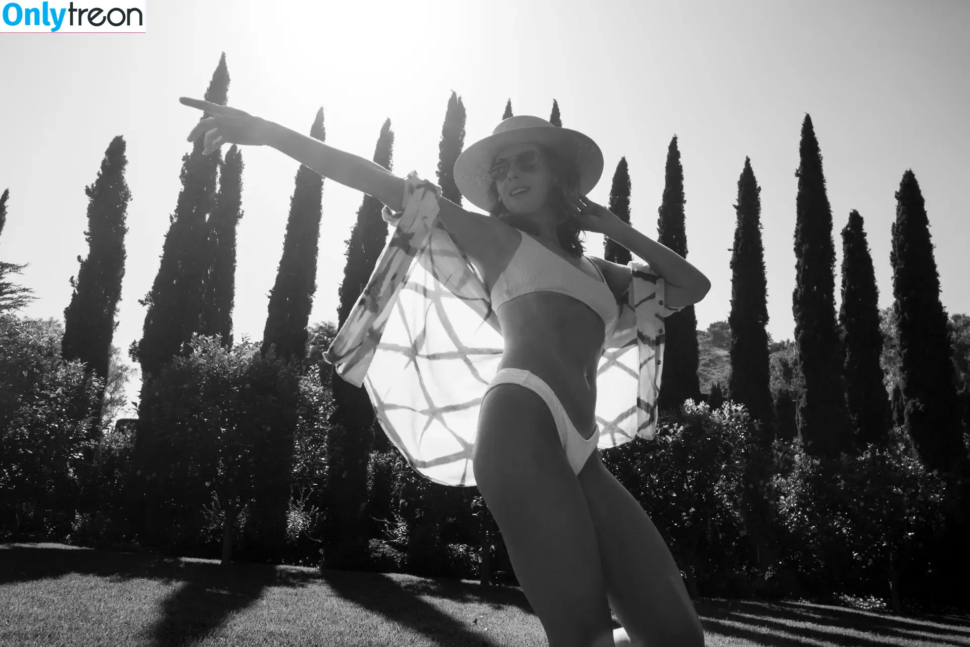 Alison Brie nude photo #0407 (alisonbrie)