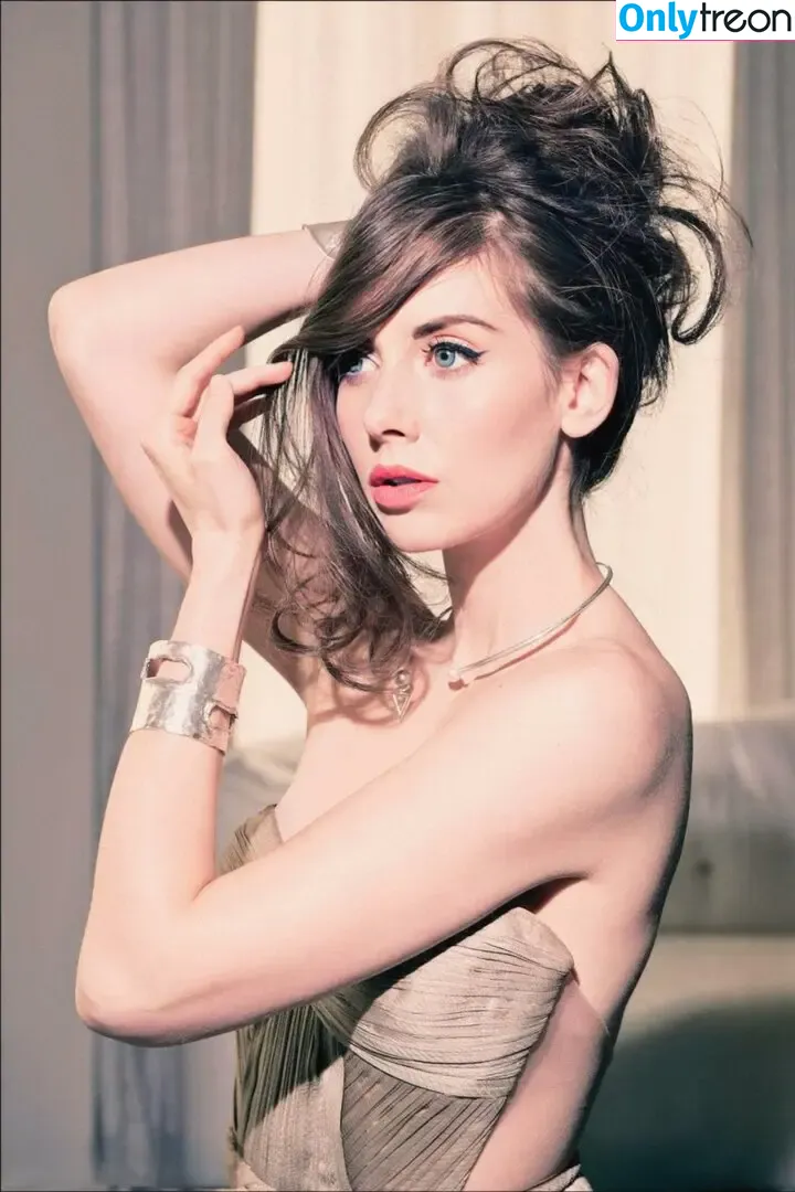 Alison Brie nude photo #0631 (alisonbrie)
