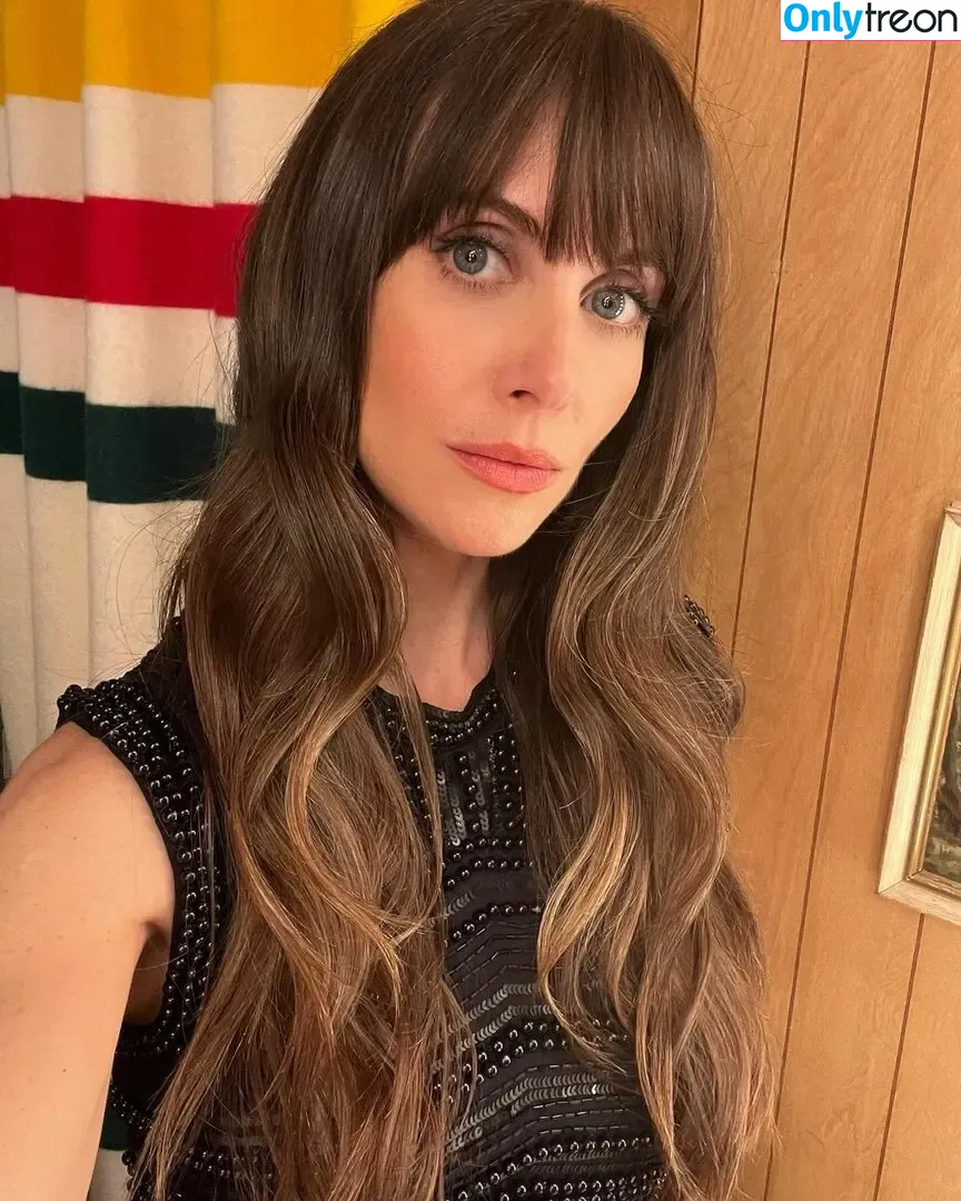 Alison Brie nude photo #0725 (alisonbrie)