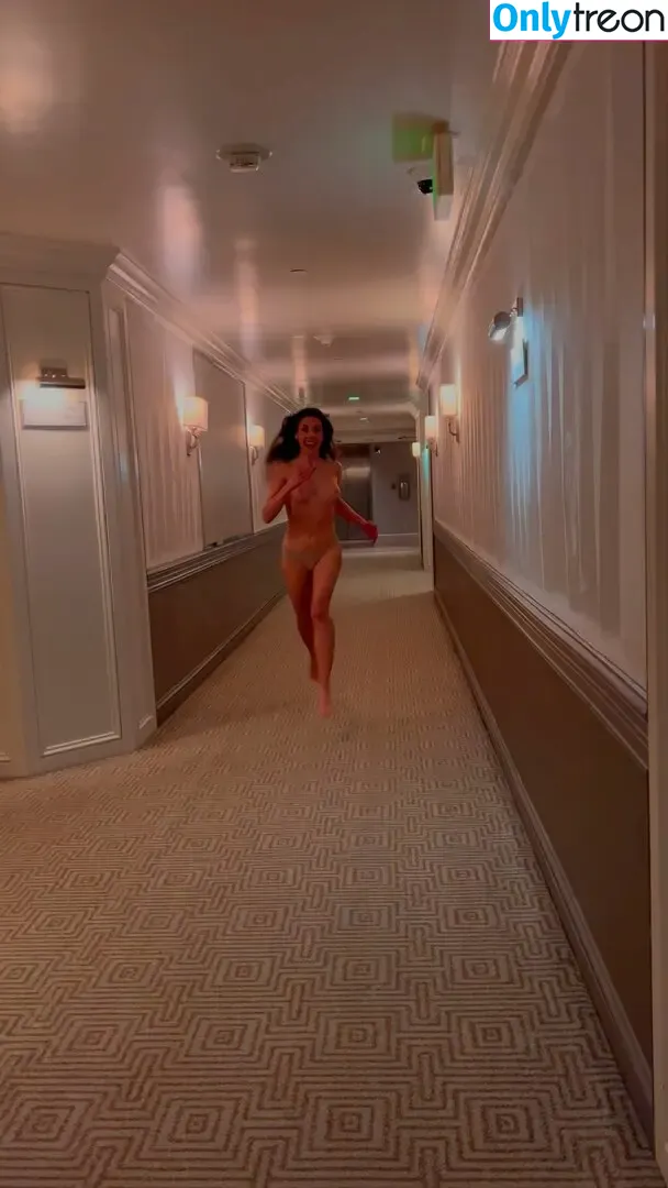 Alison Brie nude photo #0766 (alisonbrie)