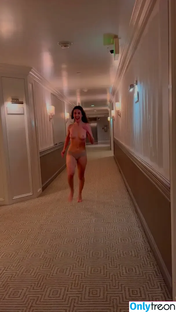 Alison Brie nude photo #0767 (alisonbrie)