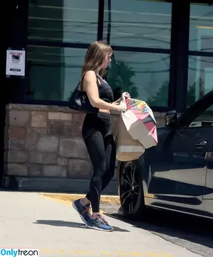 Alison Brie / alisonbrie nude photo #1056