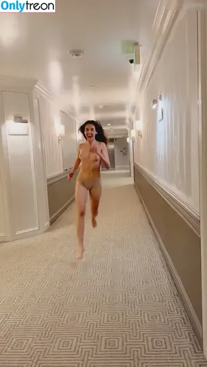 Alison Brie / alisonbrie nude photo #1070