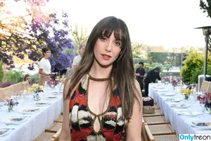 Alison Brie / alisonbrie nude photo #1528