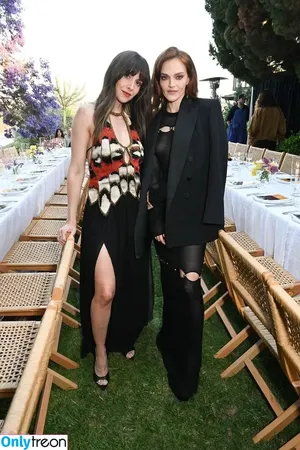 Alison Brie / alisonbrie nude photo #1531