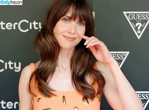 Alison Brie / alisonbrie nude photo #1544