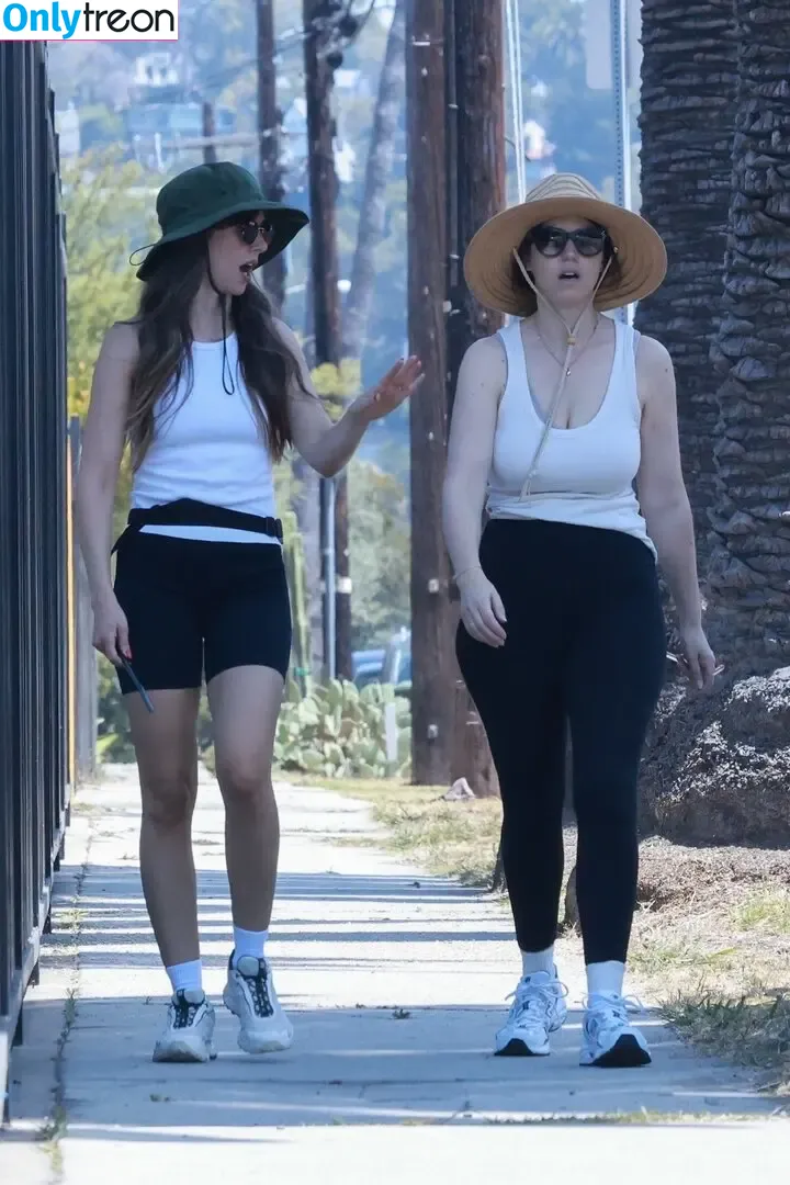 Alison Brie nude photo #1113 (alisonbrie)