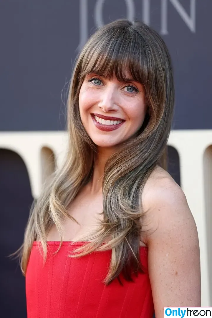 Alison Brie nude photo #1688 (alisonbrie)