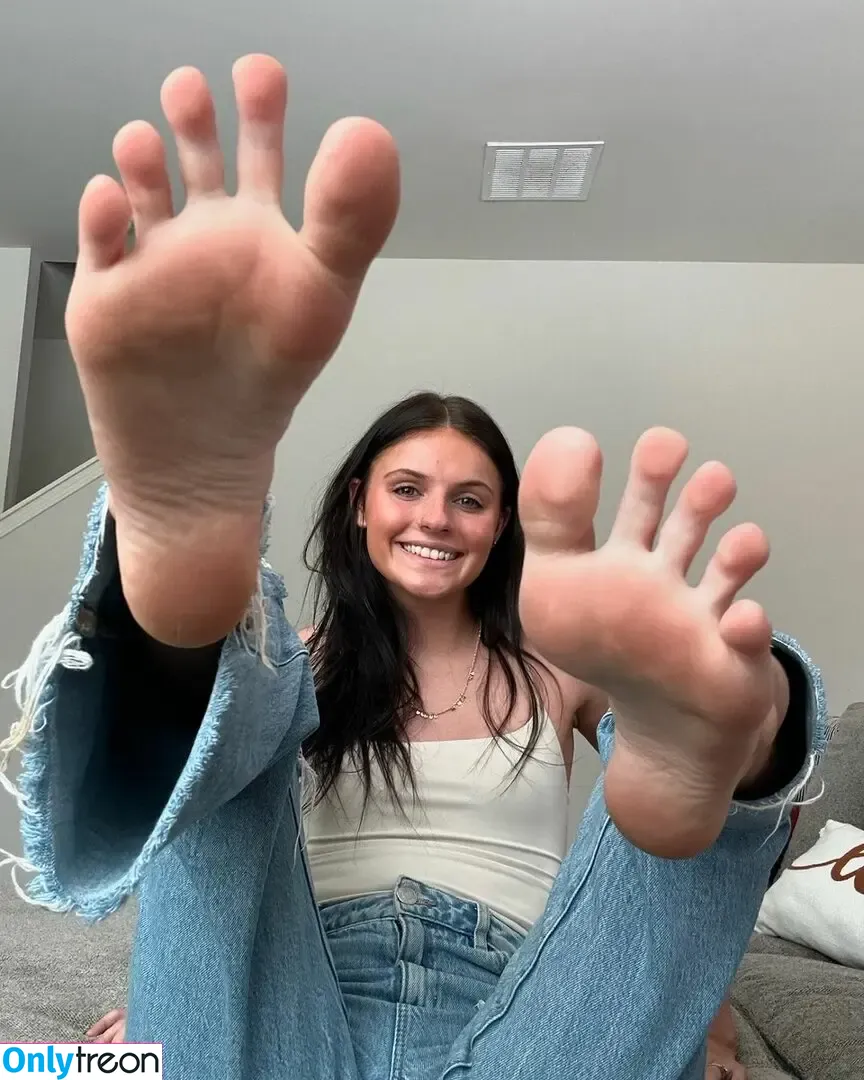 Alison Mitcham nude photo #0057 (aliceevesfeet / evesfeet1234)