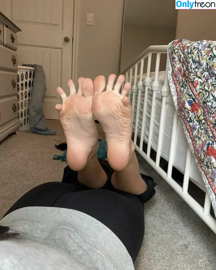 Alison Mitcham nude photo #0083 (aliceevesfeet / evesfeet1234)