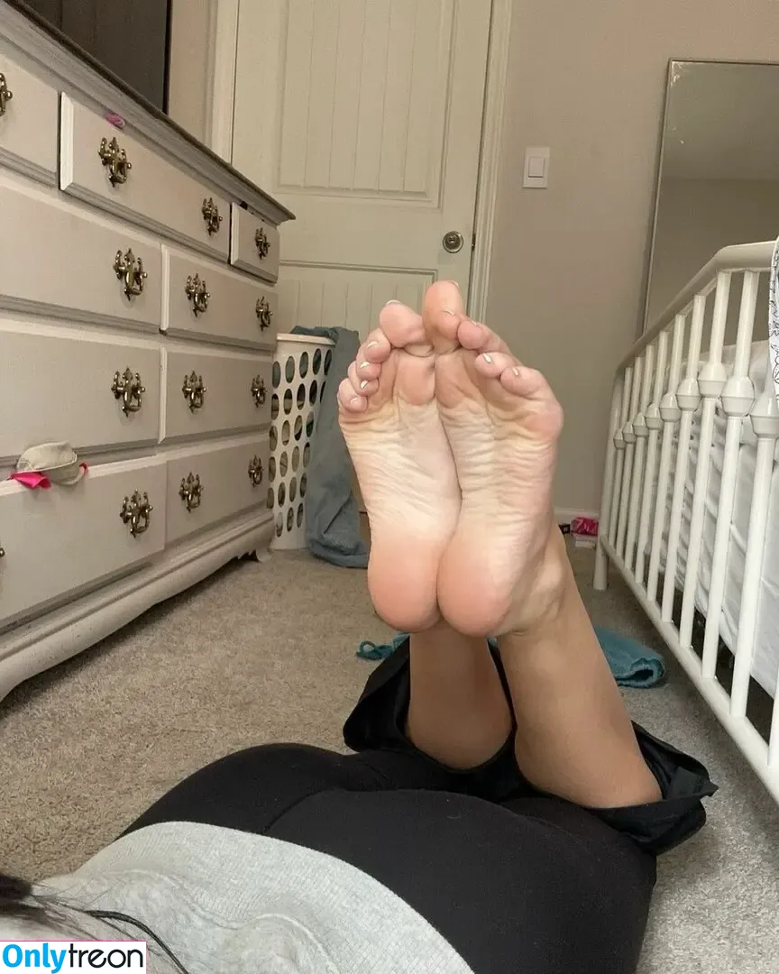 Alison Mitcham nude photo #0087 (aliceevesfeet / evesfeet1234)