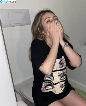 Alison Wonderland / alisonwonderland / allywonder nude photo #0155