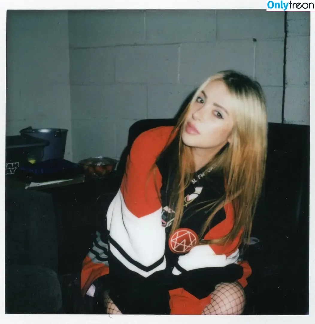 Alison Wonderland nude photo #0143 (alisonwonderland / allywonder)
