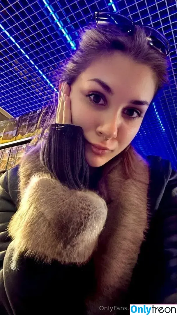 aliss.foxy nude photo #0109 (aliss.foxyy)