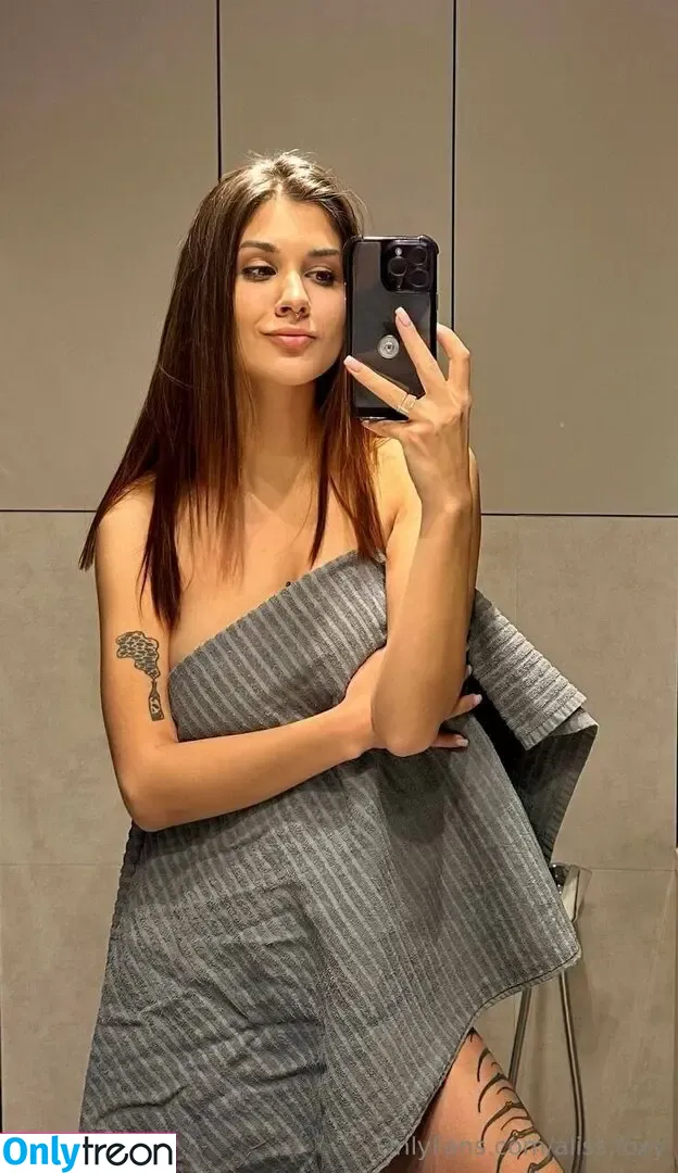 aliss.foxy nude photo #0121 (aliss.foxyy)