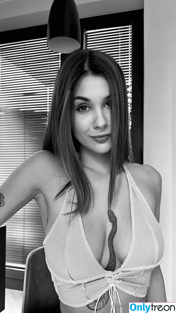 aliss.foxy nude photo #0125 (aliss.foxyy)