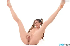 Alissa Foxy / Victoria Garin / alissa__foxy / alissa_foxy nude photo #3950