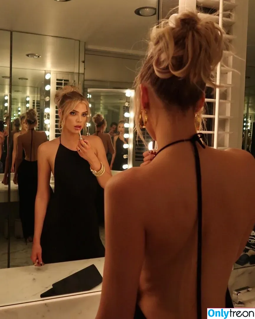 Alissa Violet nude photo #0004 (alissaviolet)